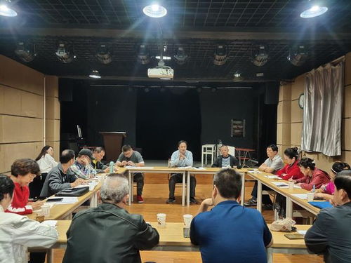 襄陽市群眾藝術(shù)館組織召開 第十屆諸葛亮文化旅游節(jié) 百場群文展演 合同簽訂會議